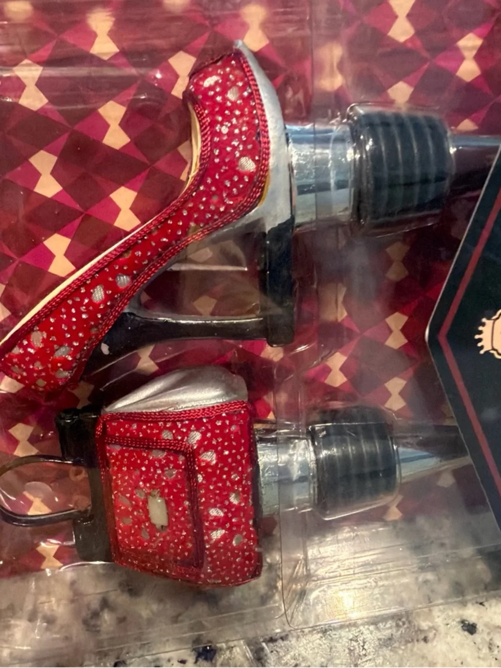 Source Unknown Red High Heel & Handbag Fashion Wine Stopper Set